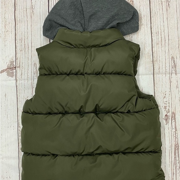 Boys Old Navy Puffer Vest with Gray Hood - Picture 2 of 3